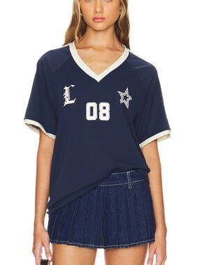 Lioness Spectate Top Indigo 
V-Neck Football Tee